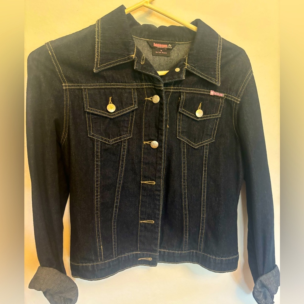 Bubblegum denim jacket. EUC size M. Embellished buttons.